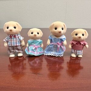 Calico Critters Yellow Labrador Family Set.